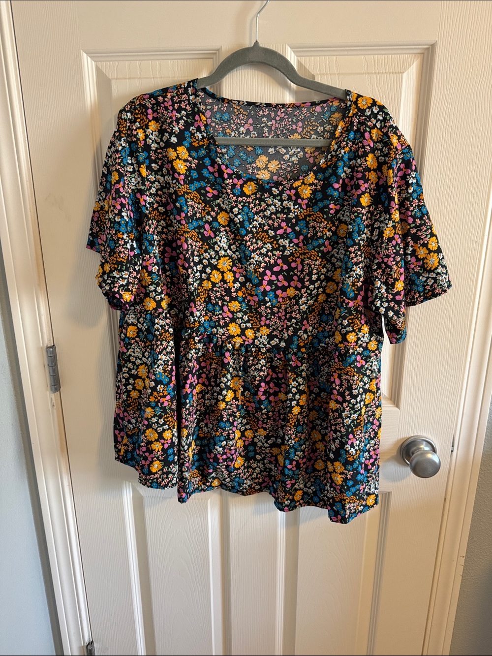 SHEIN Black Floral Peplum with Multicolor Bouquet